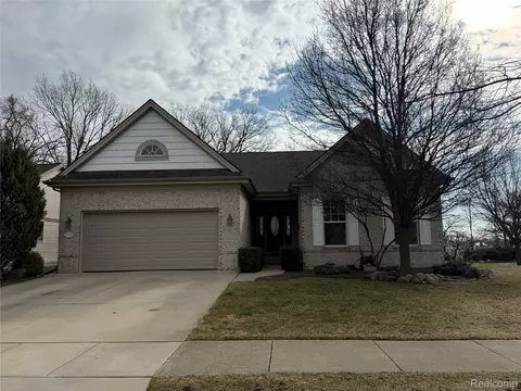 9328 Olde Hickory Ln, Newport, MI 48166