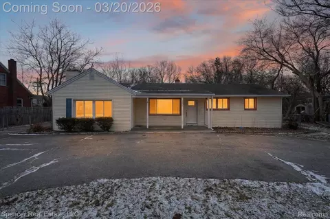 1336 E Long Lake Rd, Troy, MI 48085