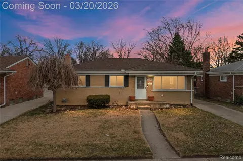 27756 Palmer Blvd, Madison Heights, MI 48071