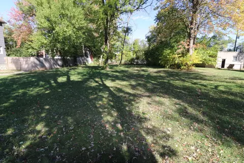 25 W Charlotte St, Ecorse, MI 48229