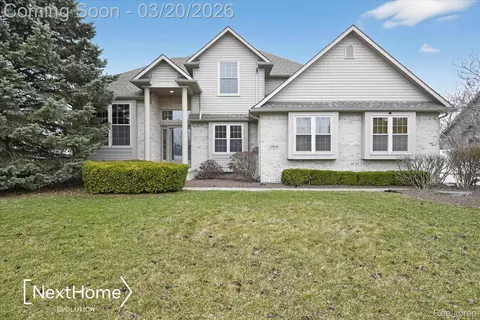 27078 Brookview Ct, Brownstown, MI 48134