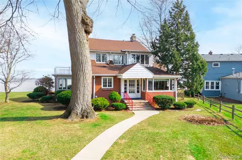 29863 E River Rd, Grosse Ile, MI 48138