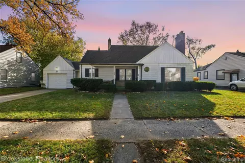 800 E Bernhard Ave, Hazel Park, MI 48030