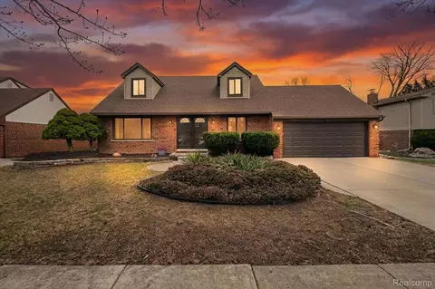 24701 Pamela St, Brownstown, MI 48134