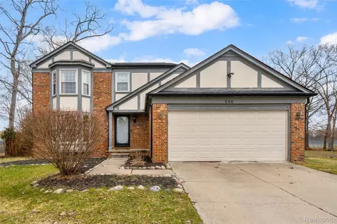 648 Lansdowne Dr, Westland, MI 48185