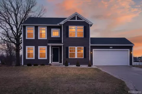 13780 Oasis Ave, Holland, MI 49424