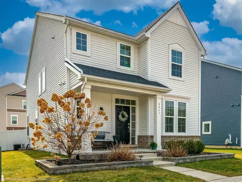 2461 Massoit Rd, Royal Oak, MI 48073