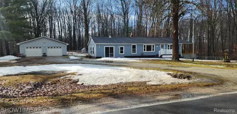 6841 Sparling Rd, Kimball, MI 48074