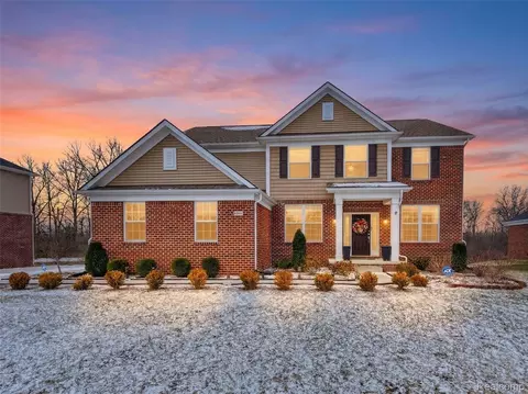 4172 Walcott Dr, Orion, MI 48359
