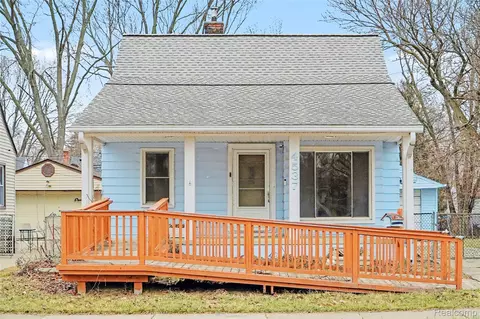 4537 Winifred St, Wayne, MI 48184