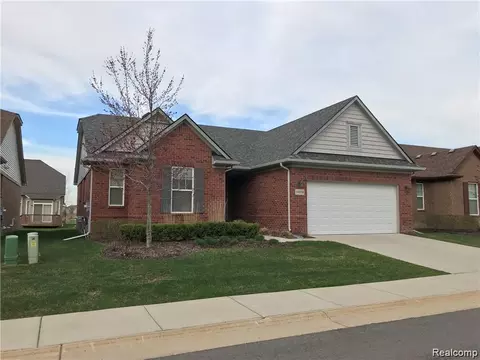 30216 Bradmore Rd, Warren, MI 48092