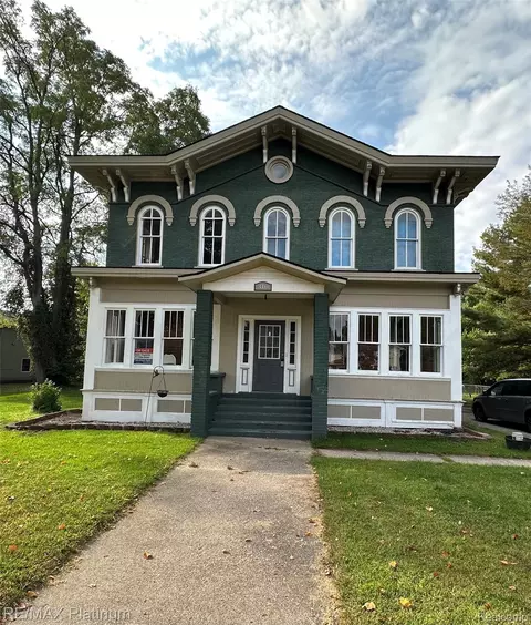 310 E Main St, Vernon, MI 48476
