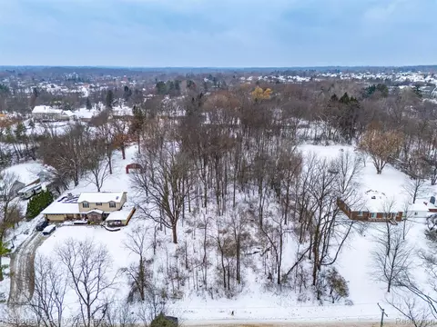 31061 Glenmuer St, Farmington Hills, MI 48334