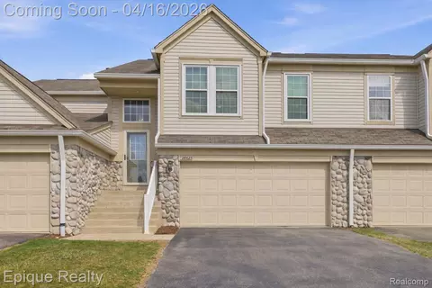 26625 Kirkway Cir, Woodhaven, MI 48183