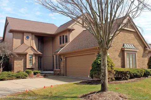 13756 Eaton Dr #16, Plymouth, MI 48170