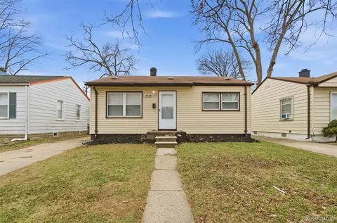 11310 Chalmers Ave, Warren, MI 48089