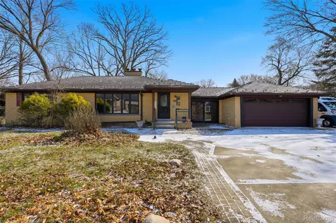 6006 Rosetta St, Dearborn Heights, MI 48127