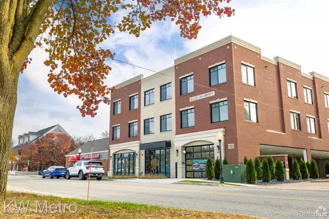 120 E Liberty St #302, Milford, MI 48381
