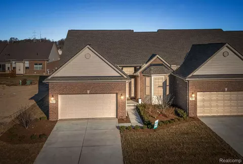 20787 Burn Dr, Macomb, MI 48044