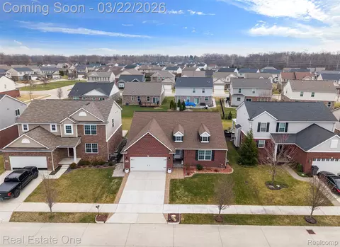 41186 Dortmund Dr, Clinton Township, MI 48038