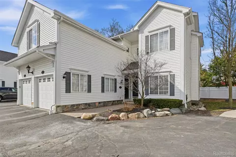 1678 Cassady Place Dr #29, Plymouth, MI 48170
