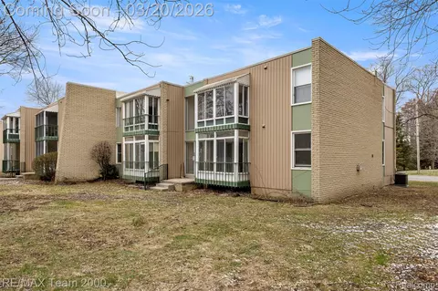 33379 Fargo St UNIT 1, Livonia, MI 48152
