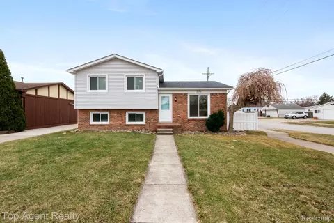 20714 Colman St, Clinton Township, MI 48035