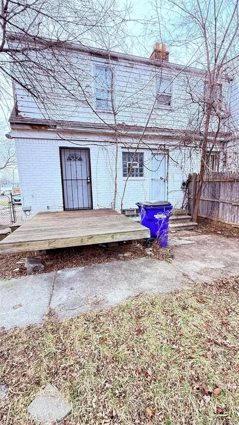 18408 Kelly Rd, Detroit, MI 48224