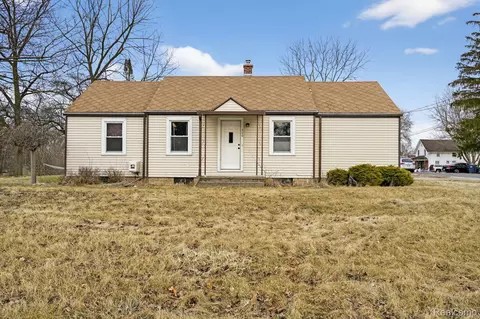 200 N River Rd, Thomas, MI 48609