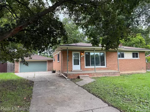 454 Tilmor Dr, Waterford, MI 48328