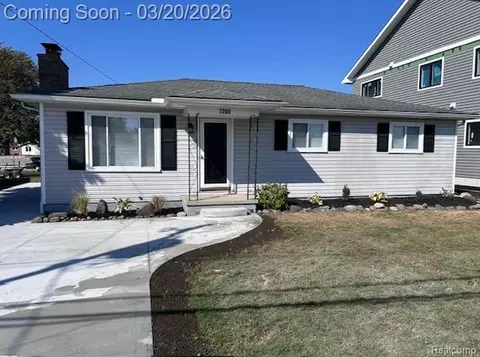 7208 Bluebill St, Clay, MI 48001