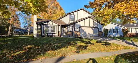2079 Pheasant Ave NW, Walker, MI 49534