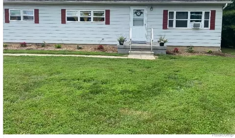 3359 Luce Rd, Mount Morris, MI 48433