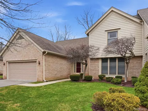 35518 Woodfield Dr, Farmington Hills, MI 48331