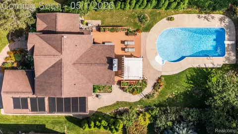 1861 Twin Sun Cir, Commerce, MI 48390