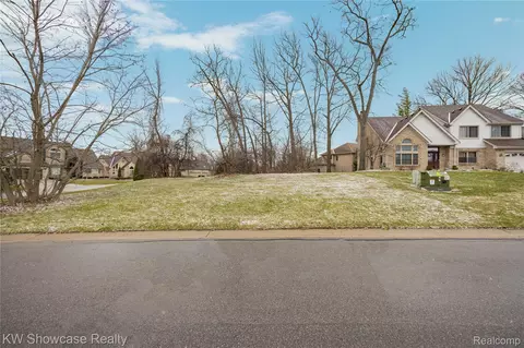 00 Forest Bay Dr, Waterford, MI 48328