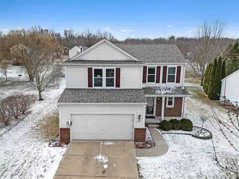 6420 Crestview Dr, Holly, MI 48442
