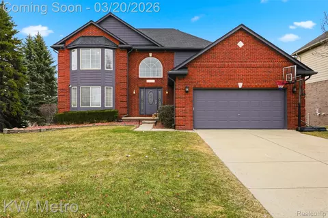 50996 Summit View Dr, Macomb, MI 48042