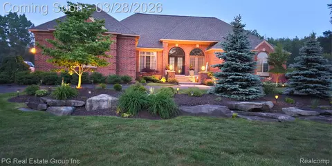3571 Cedar Brook Dr, Rochester Hills, MI 48309