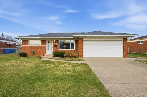 13344 Perry Cir, Warren, MI 48088