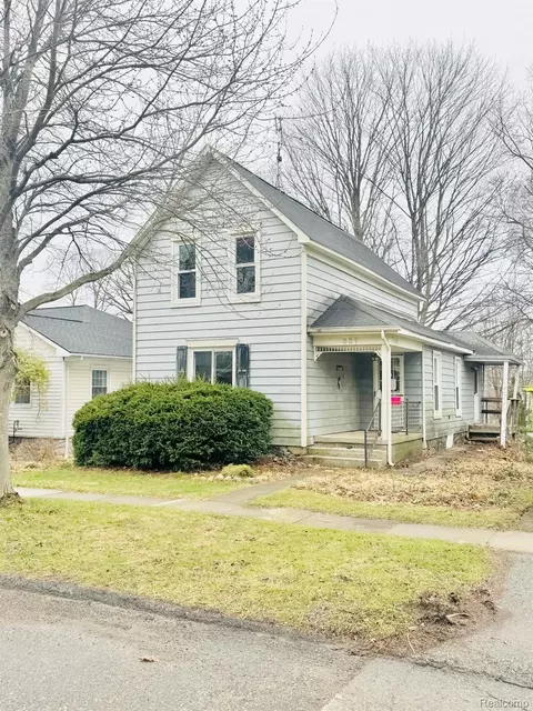 531 East St, Milford, MI 48381