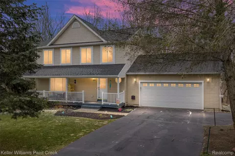 2456 Spartans Trl, Pinckney, MI 48169
