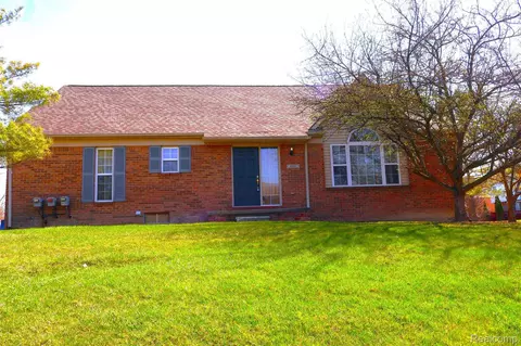 1900 Player Cir E, Westland, MI 48186