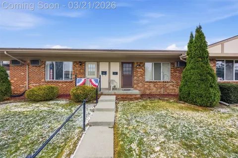 25204 Franklin Ter #6, South Lyon, MI 48178