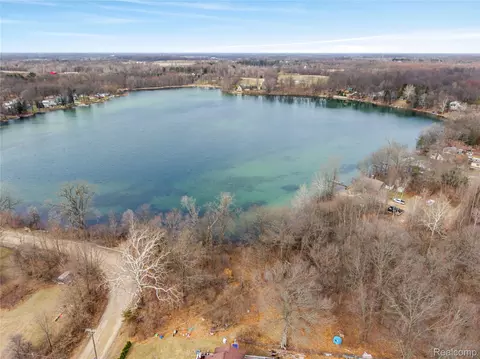 15177 Mccaslin Lake Rd, Argentine, MI 48451