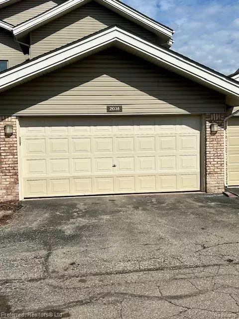 21038 Boulder Cir, Northville, MI 48167