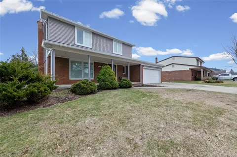 4902 Hubbard Dr, Troy, MI 48085
