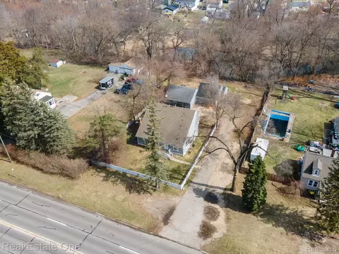 18410 Inkster Rd, Redford, MI 48240