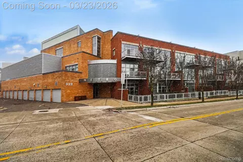 322 E Harrison Ave, Royal Oak, MI 48067