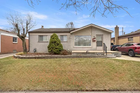 23353 Wohlfeil St, Taylor, MI 48180
